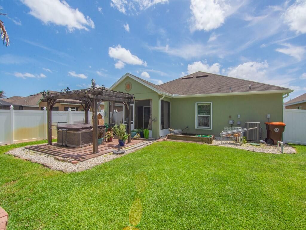 8131 Westfield Circle, Vero Beach, FL 32966 Photo