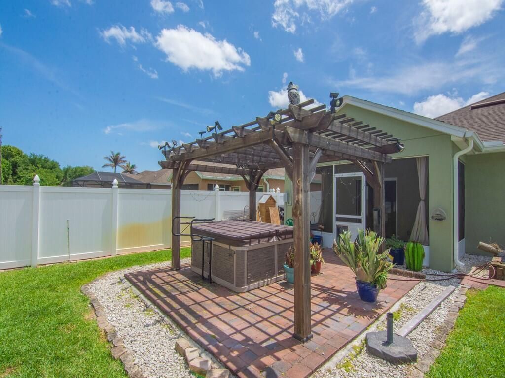 8131 Westfield Circle, Vero Beach, FL 32966 Photo