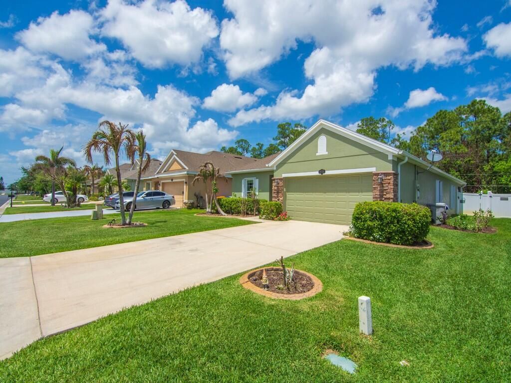 8131 Westfield Circle, Vero Beach, FL 32966 Photo