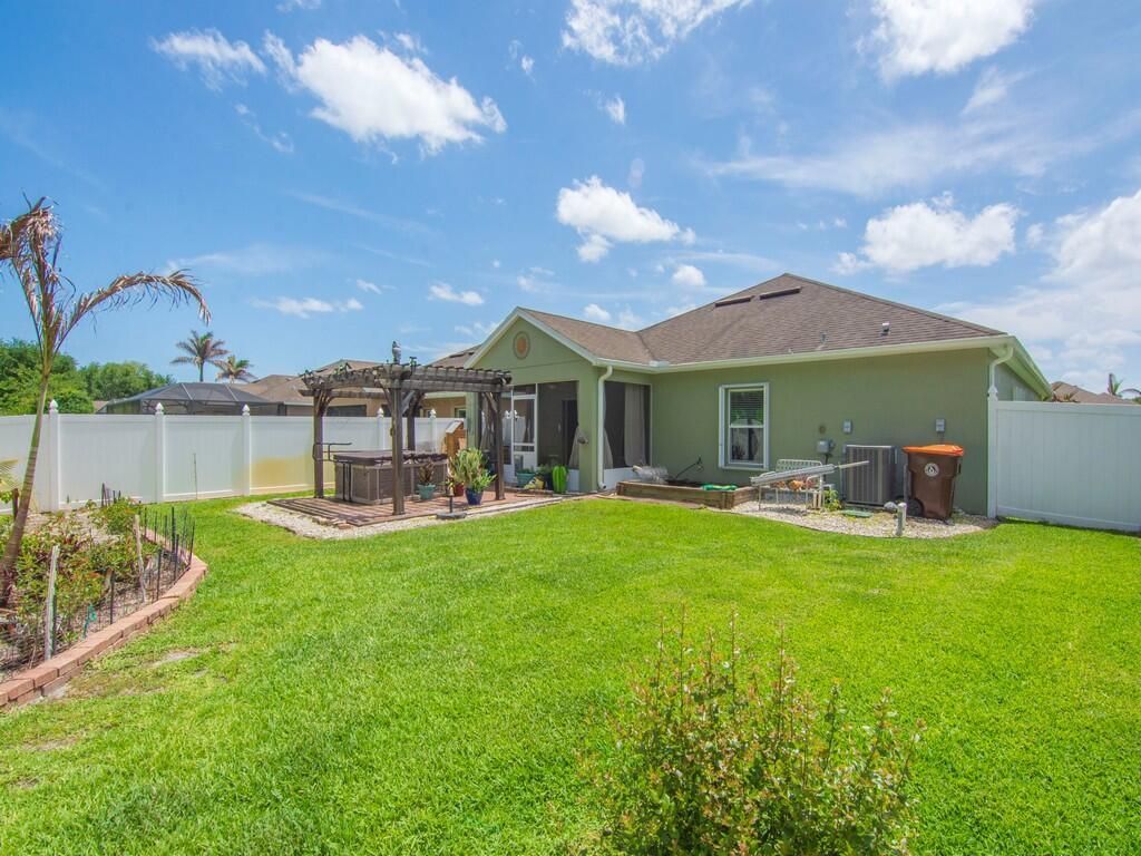 8131 Westfield Circle, Vero Beach, FL 32966 Photo