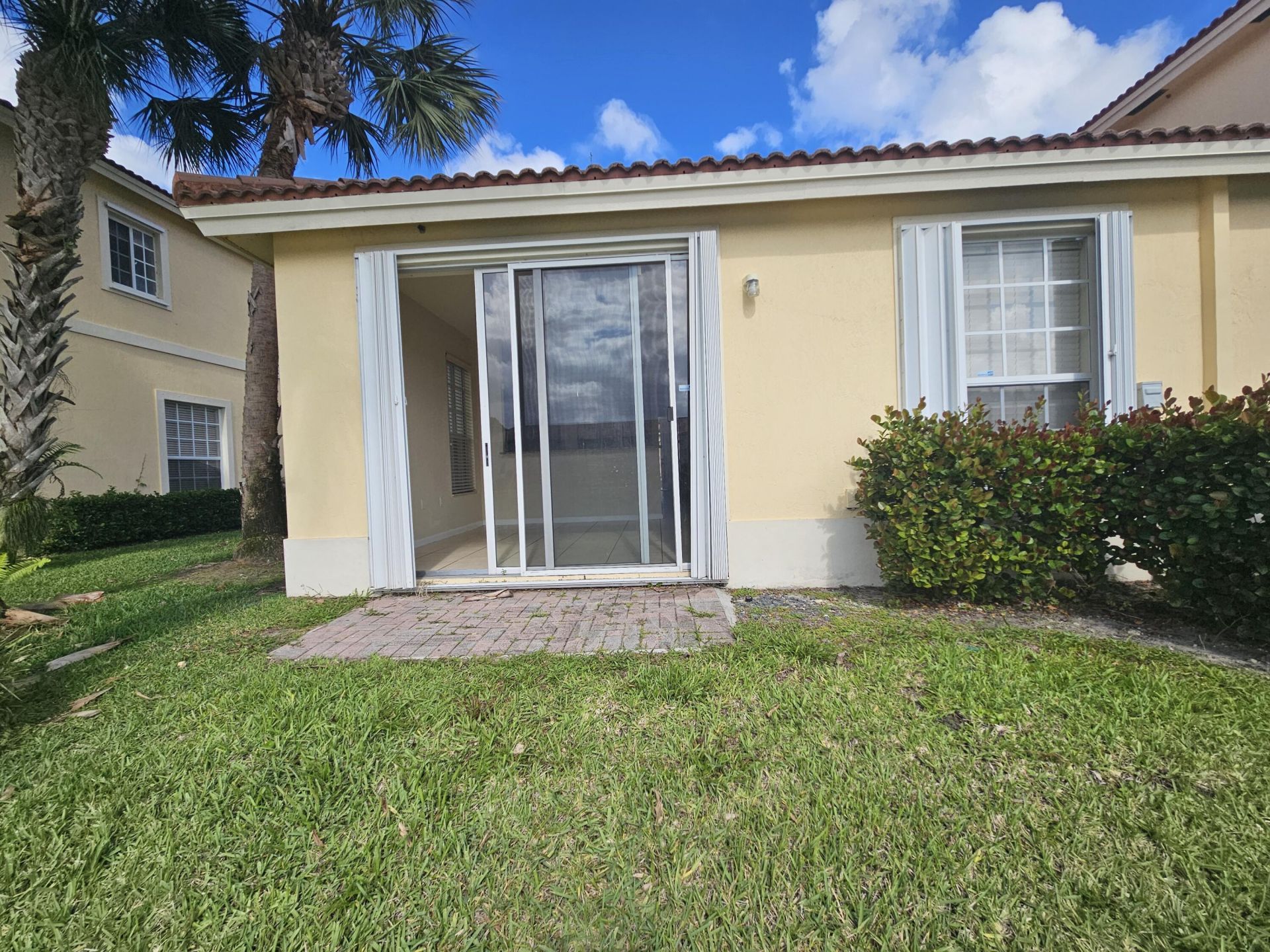 3255 NW 31st Terrace, Lauderdale Lakes, FL 33309 Photo