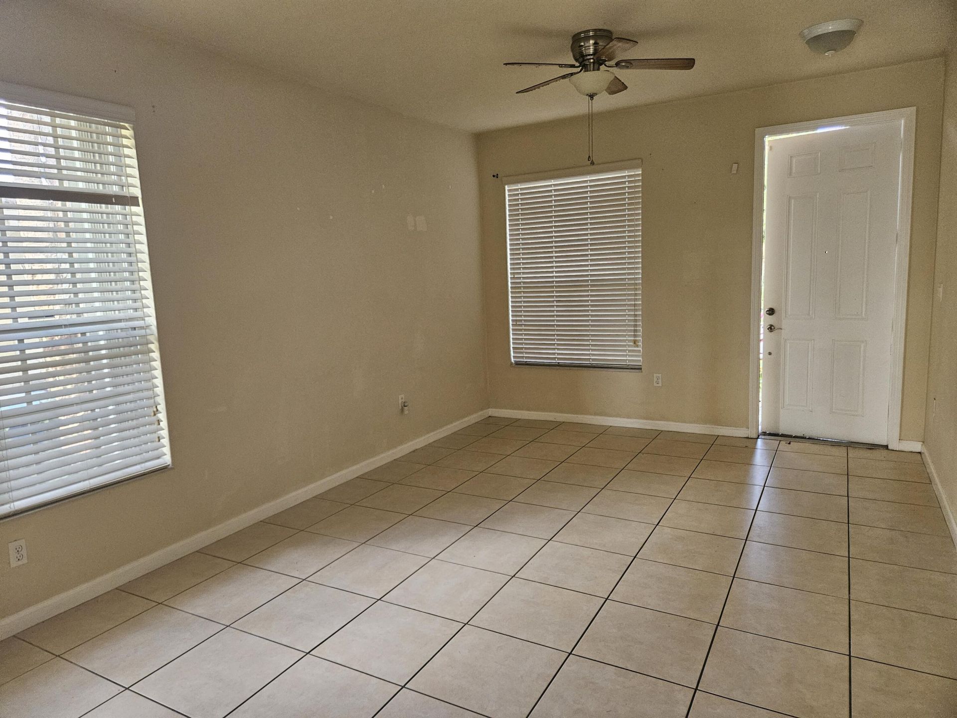 3255 NW 31st Terrace, Lauderdale Lakes, FL 33309 Photo