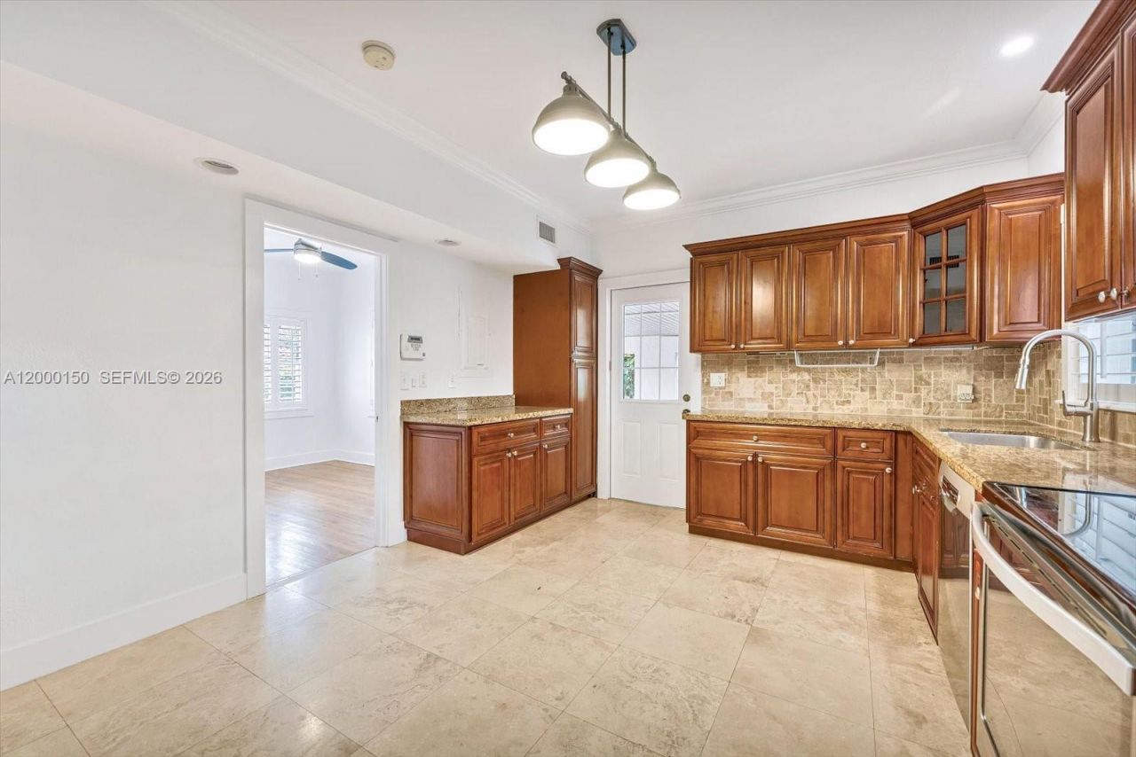 1102 Genoa St, Coral Gables, FL 33134 Photo