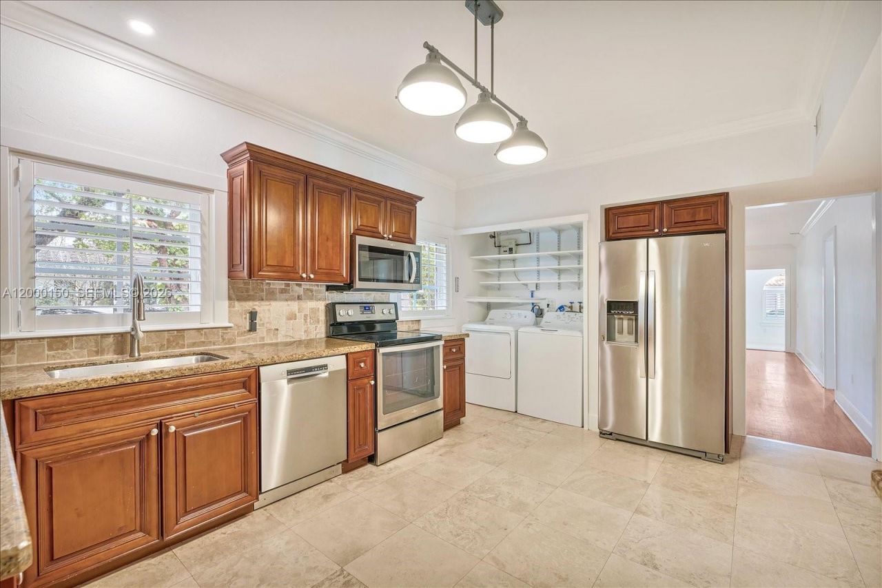 1102 Genoa St , Coral Gables, FL 33134 Photo