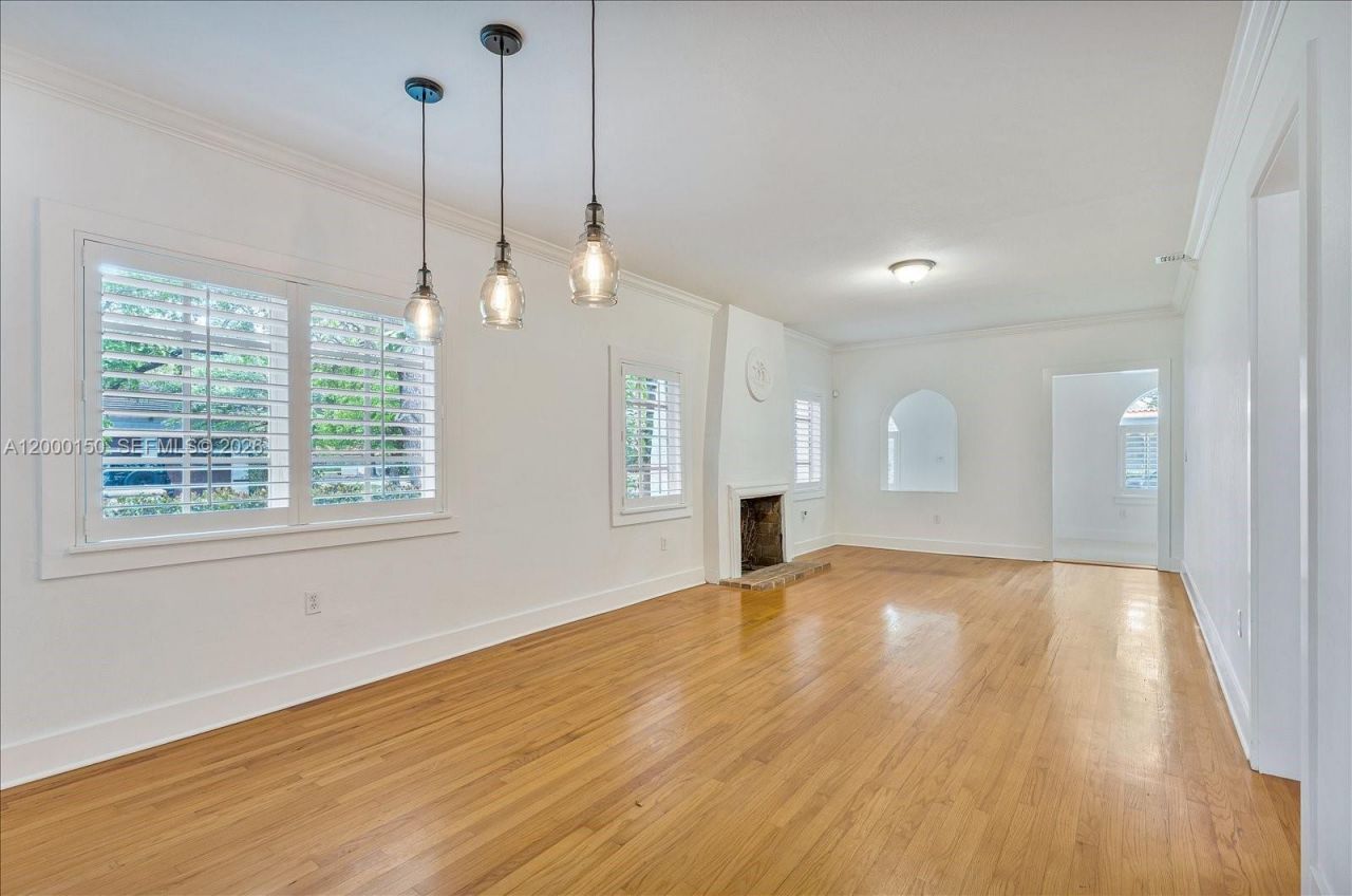 1102 Genoa St , Coral Gables, FL 33134 Photo