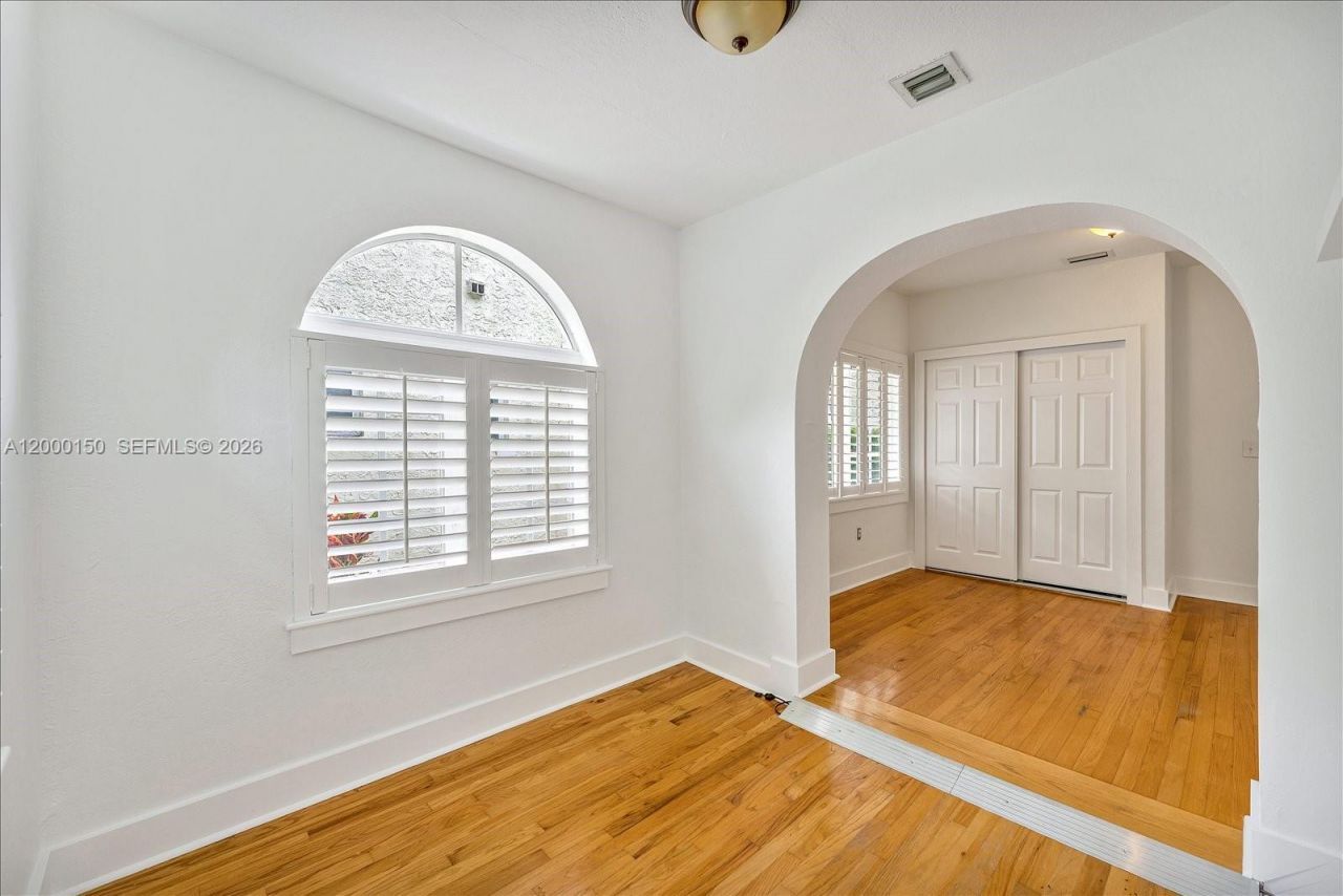 1102 Genoa St , Coral Gables, FL 33134 Photo