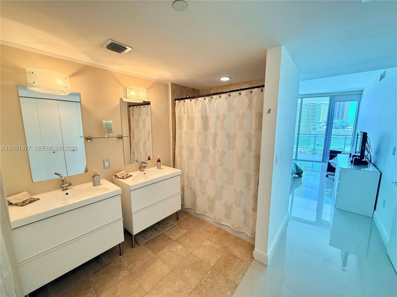 350 S Miami Ave , Unit 1601, Miami, FL 33130 Photo
