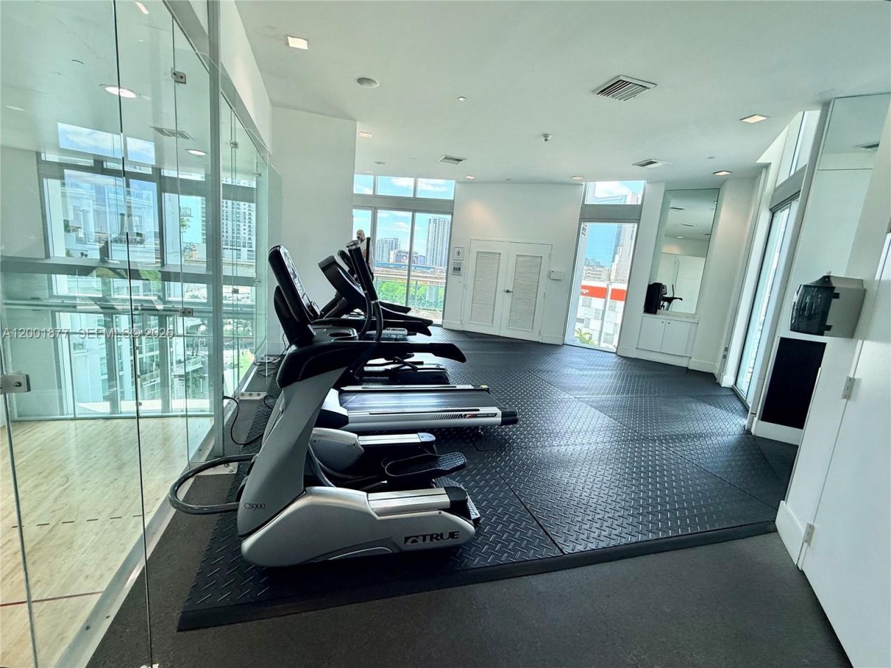 350 S Miami Ave , Unit 1601, Miami, FL 33130 Photo