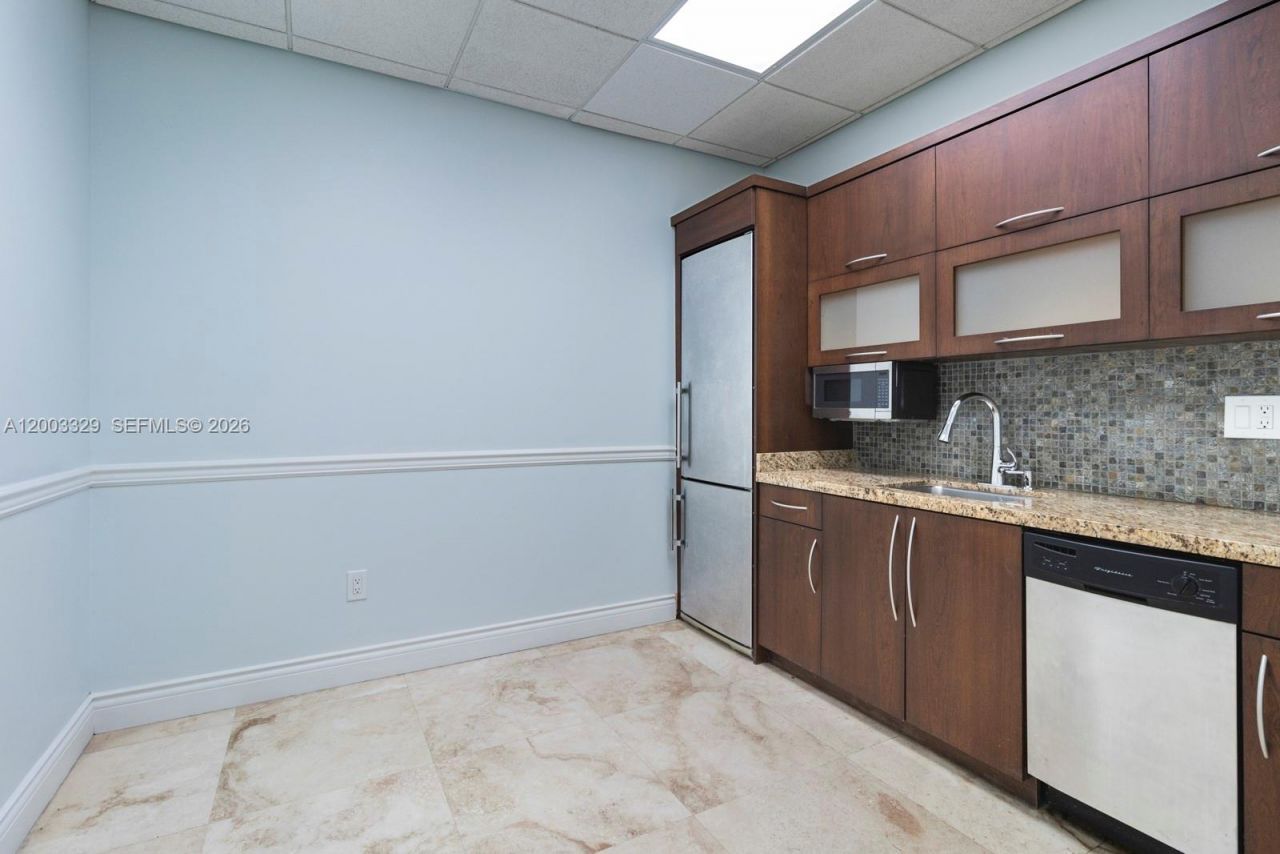 6141 Sunset Dr , Unit 102, South Miami, FL 33143 Photo