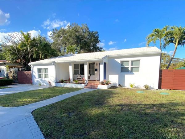 951 NE 116th St , Biscayne Park, FL 33161