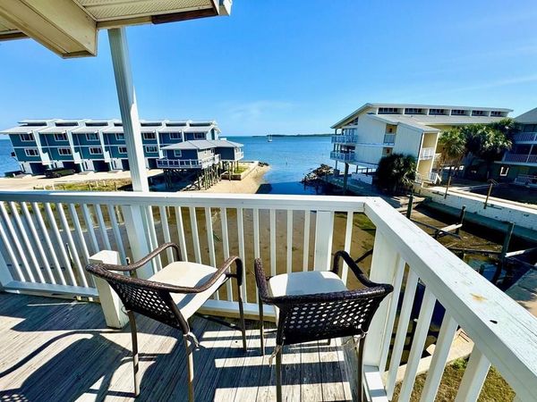 82 2nd St, Unit 310, Cedar Key, FL 32625