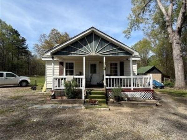 4806 Cox Road , Wilsons, VA 23894