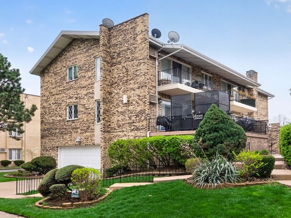 9620 S Kedvale Avenue , Unit 101, Oak Lawn, IL 60453