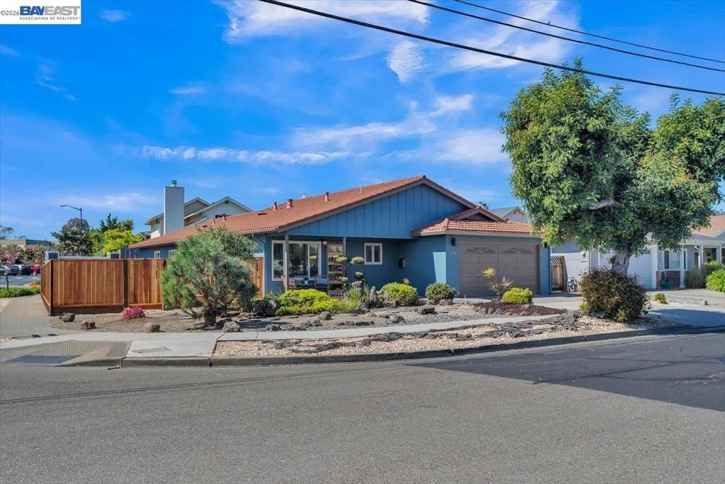 376 Oleander Ave, Alameda, CA 94502 Main Photo