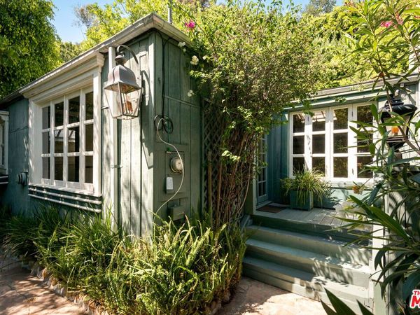 6149 W Glen Holly Street, Los Angeles, CA 90068