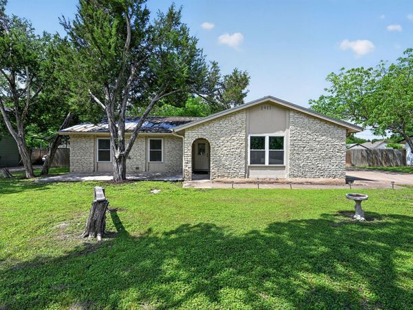1911 Tipperary DR, Leander, TX 78641