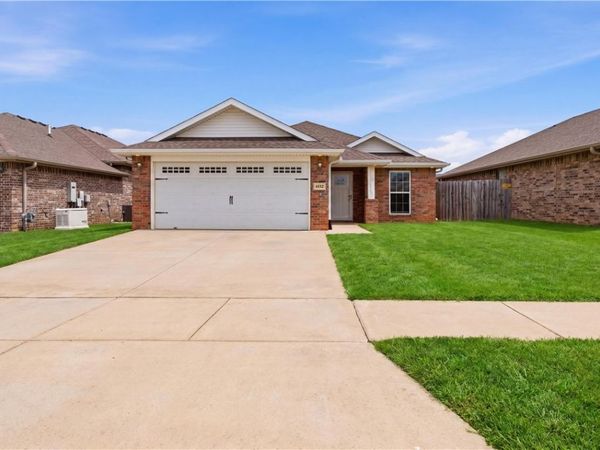 6110 McClellen Street , Bentonville, AR 72713