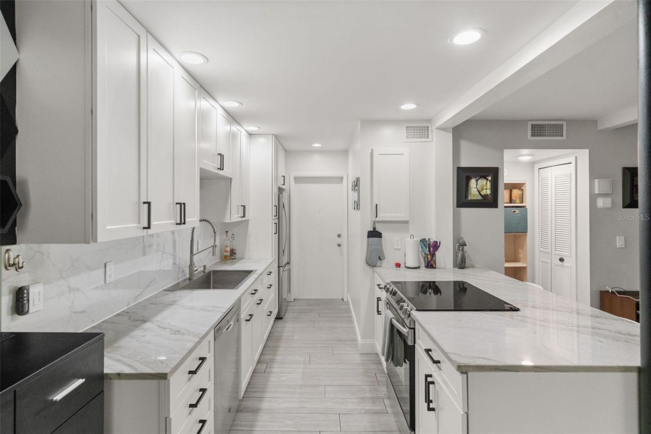 6322 Treetop Circle, Temple Terrace, FL 33617 Photo