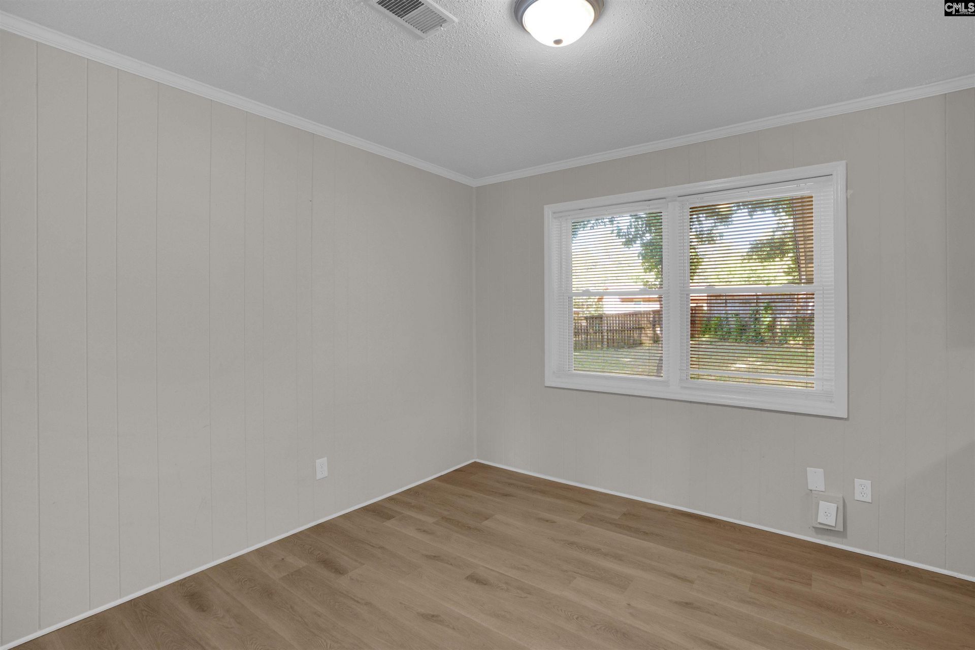 101 Netherland Drive  Photo 10