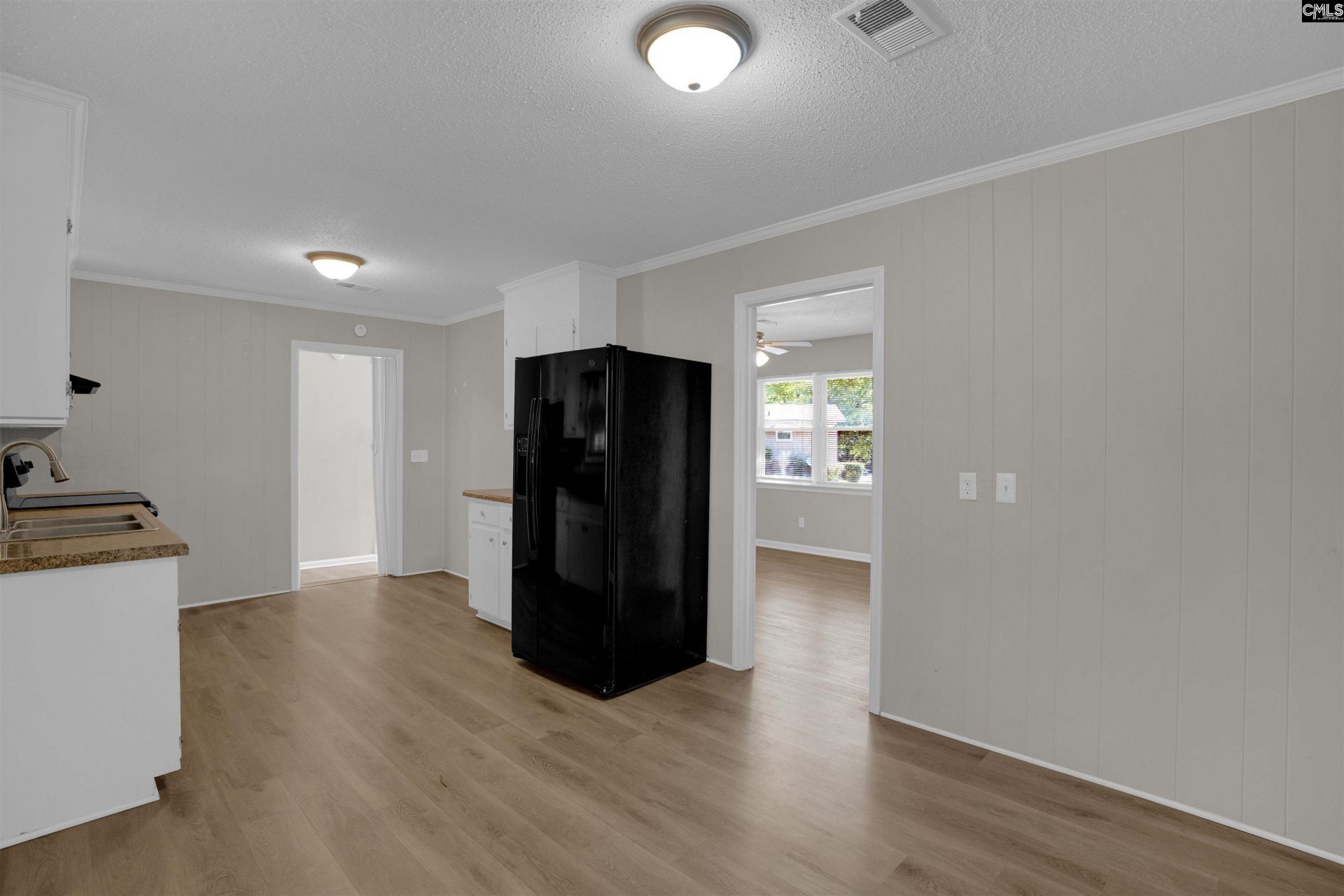 101 Netherland Drive  Photo 12