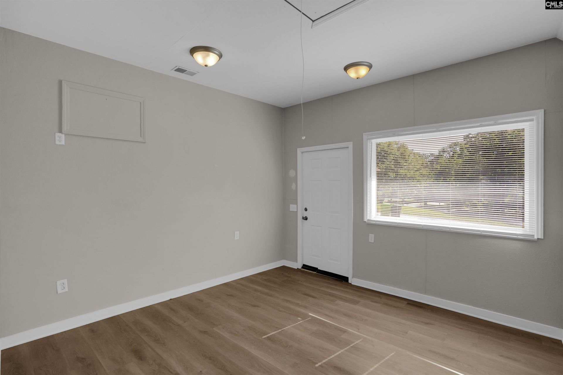 101 Netherland Drive  Photo 16