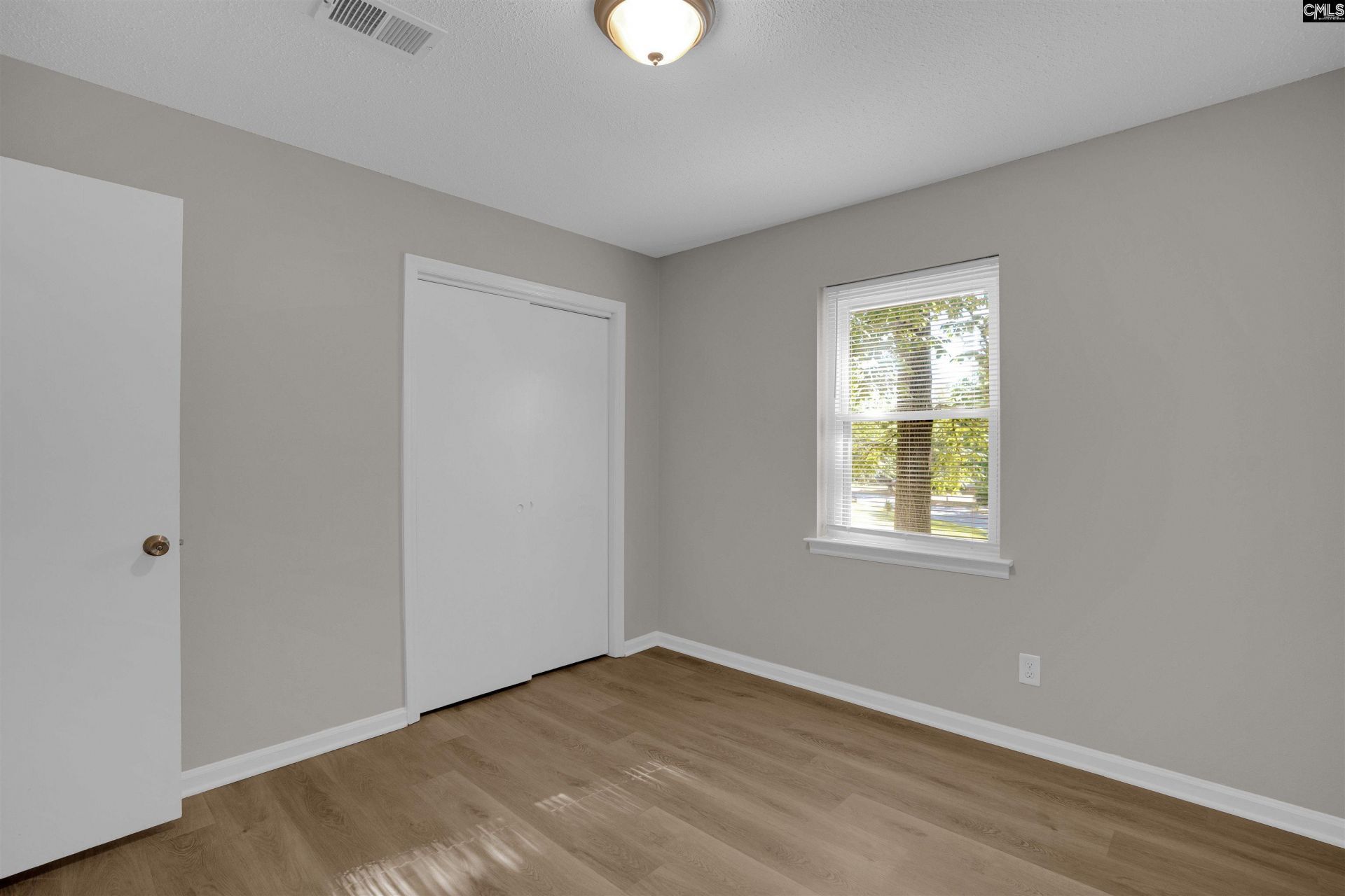 101 Netherland Drive  Photo 29