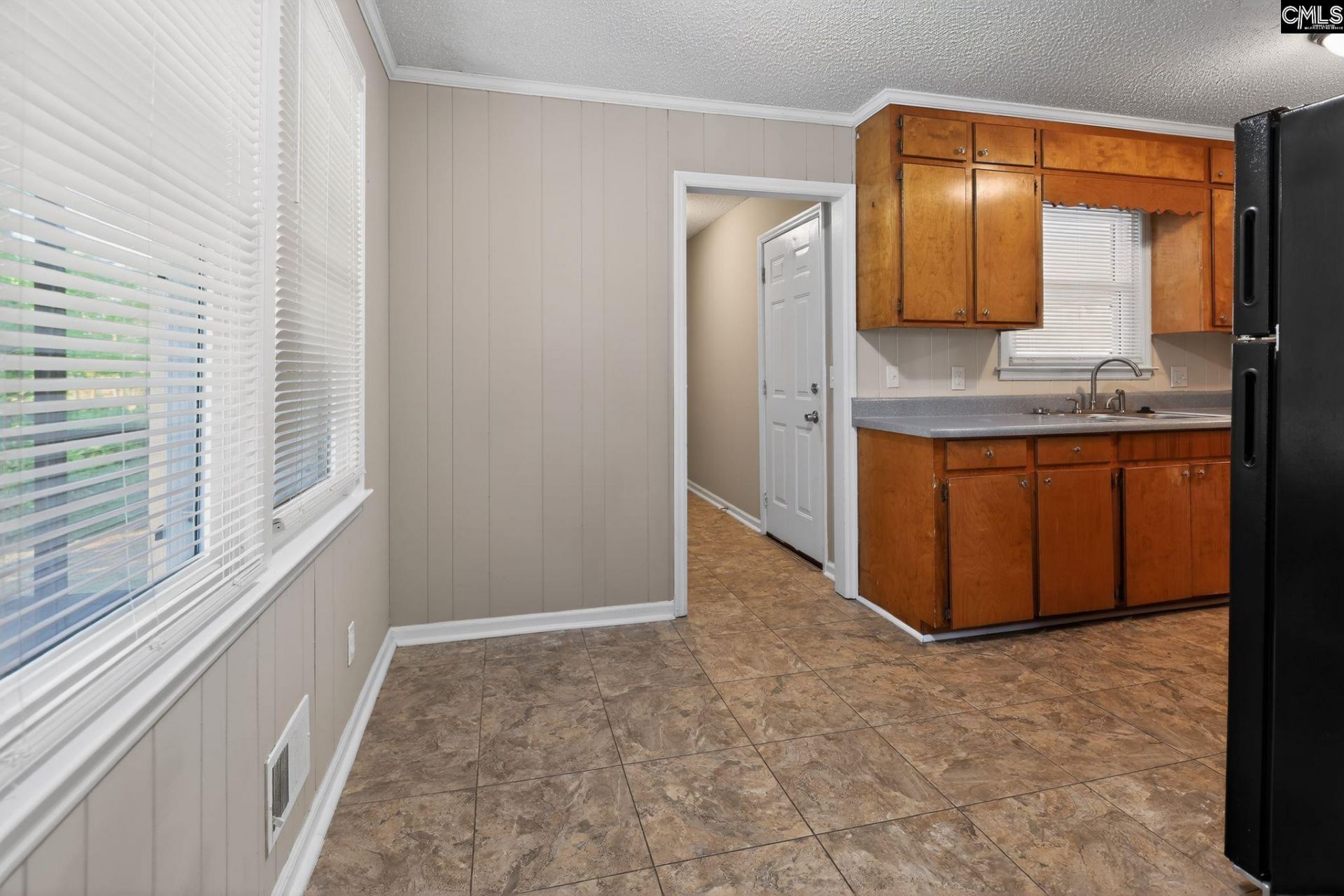 2039 Cheltenham Lane Photo 9