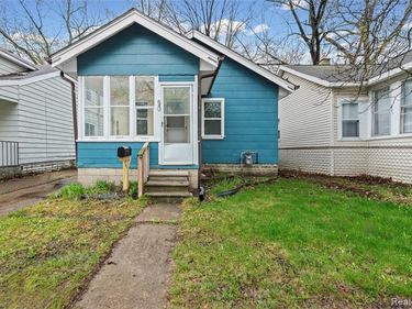 50 E Hayes Avenue, Hazel Park, MI 48030
