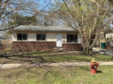 15706 Isabelle Street, Romulus, MI 48174
