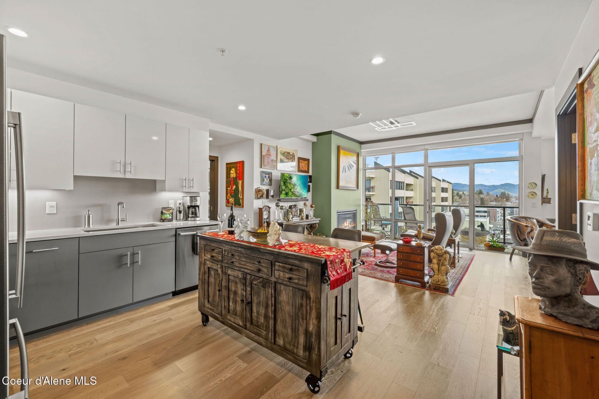 201 N 1ST ST  primary photo