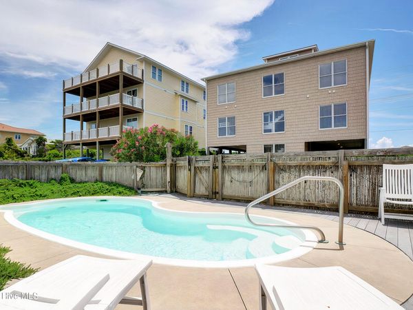 98 Oleander Court , Surf City, NC 28445