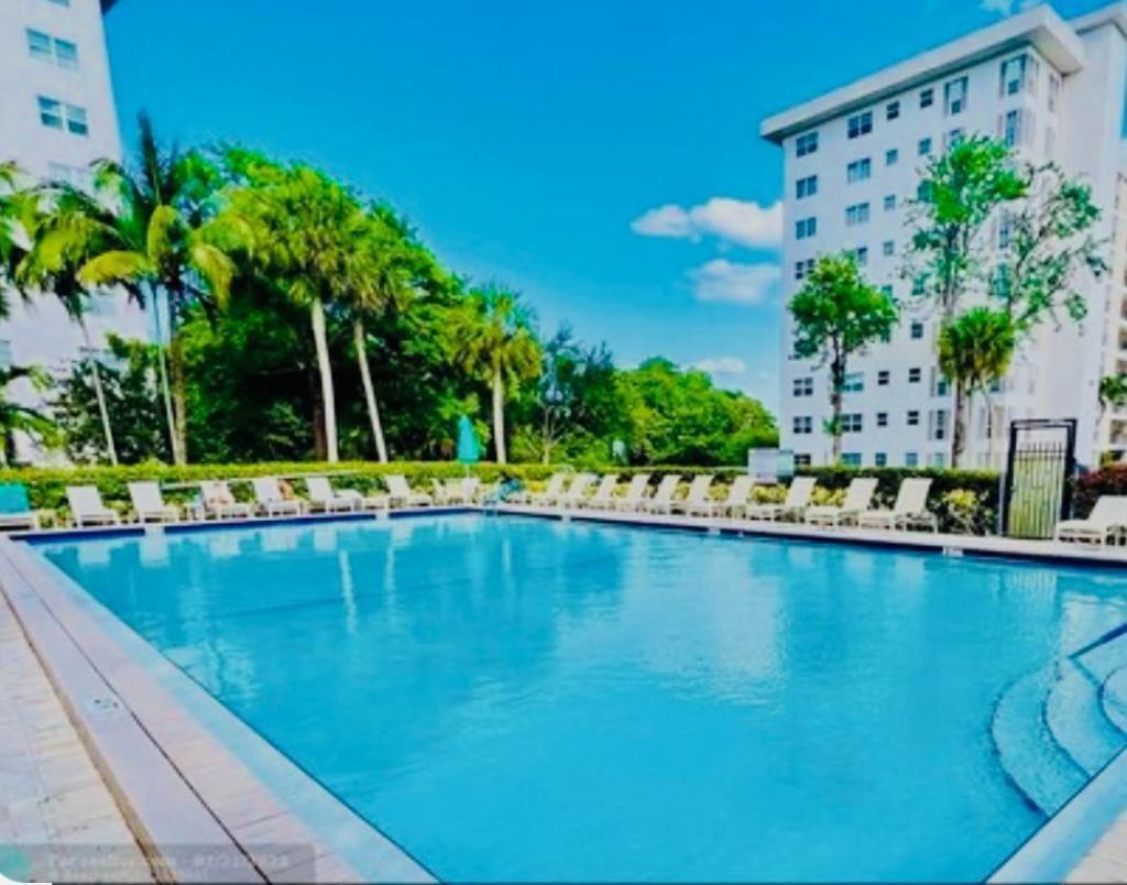 3150 N Palm Aire Drive, Unit 307, Pompano Beach, FL 33069 Photo