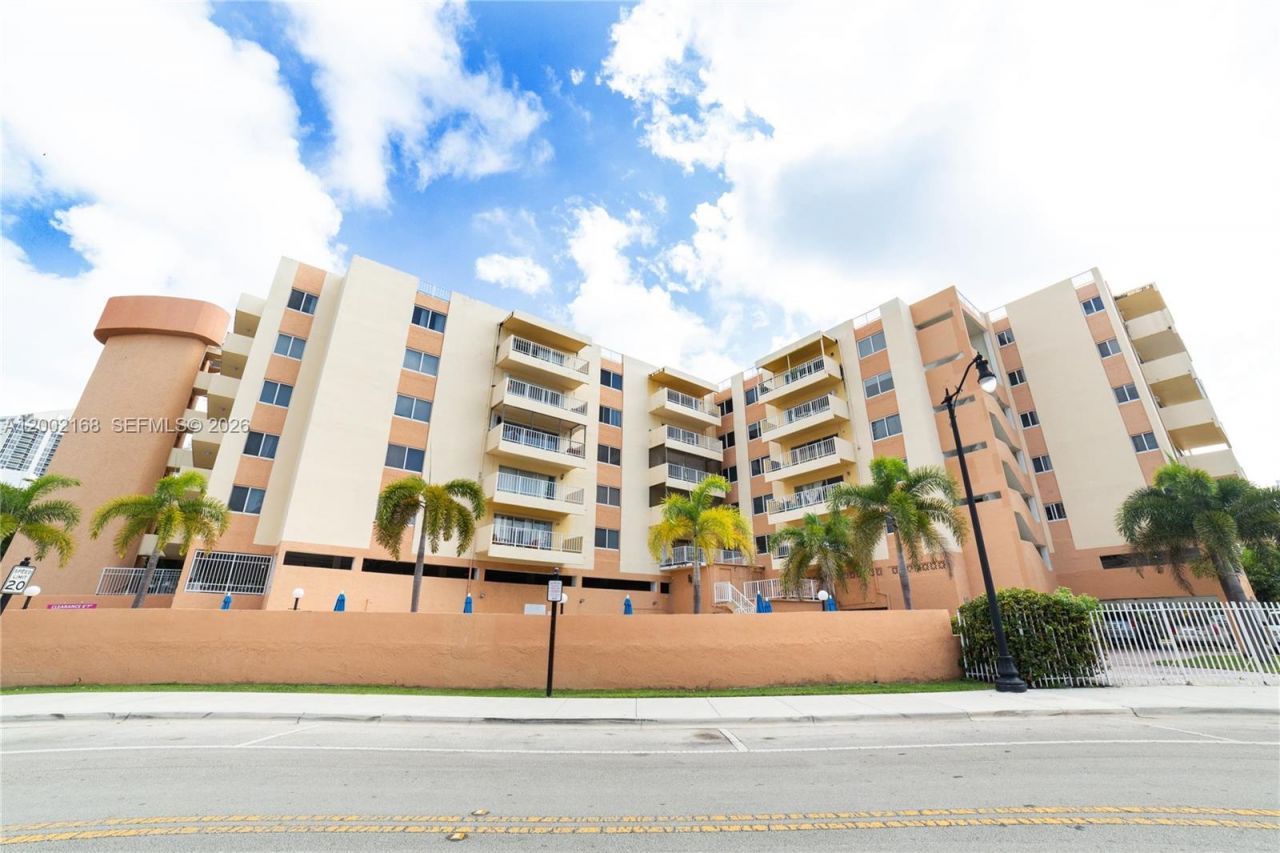 200 178th Dr , Unit 706, Sunny Isles Beach, FL 33160 Photo