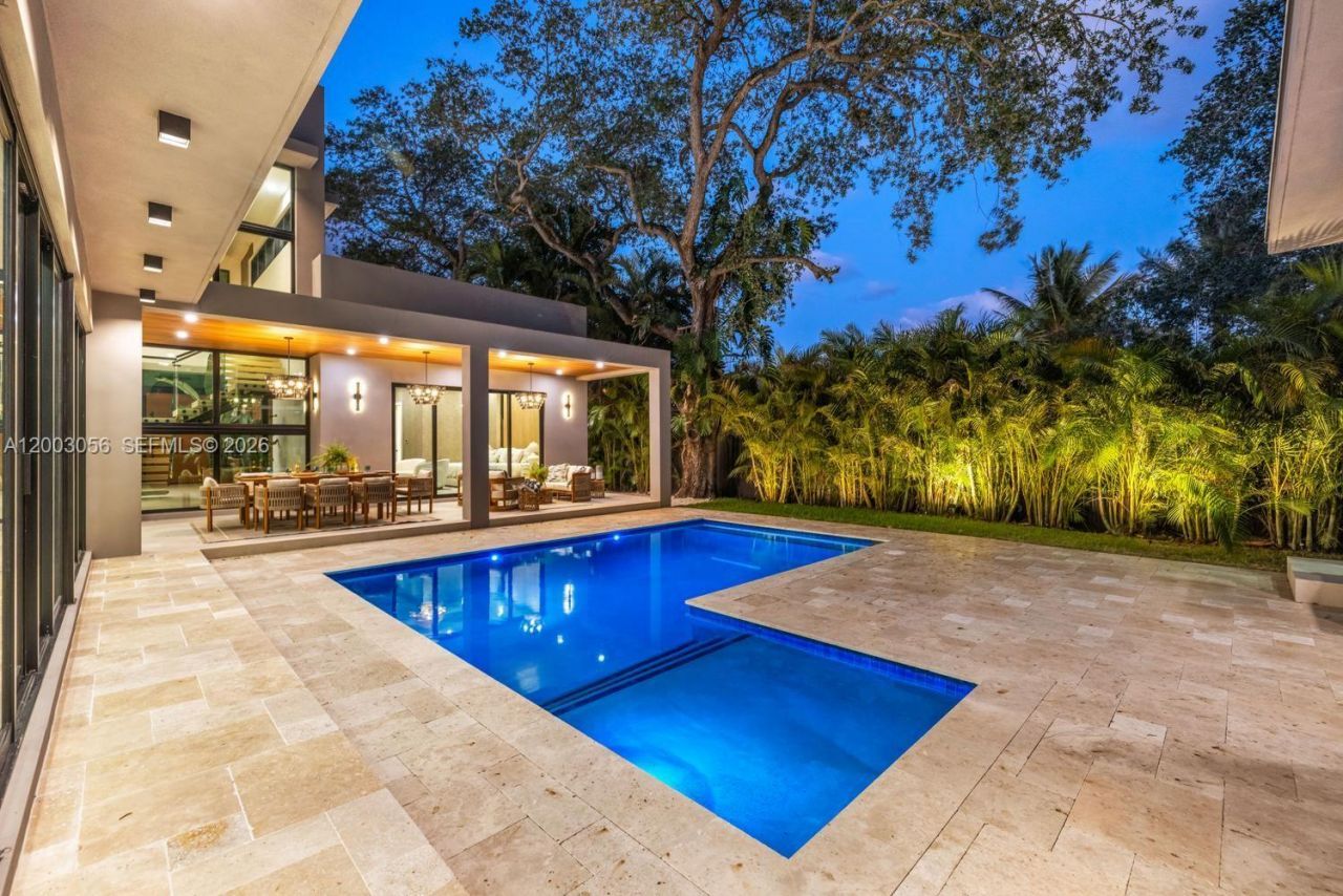 824 NE 111th St, Biscayne Park, FL 33161 Photo