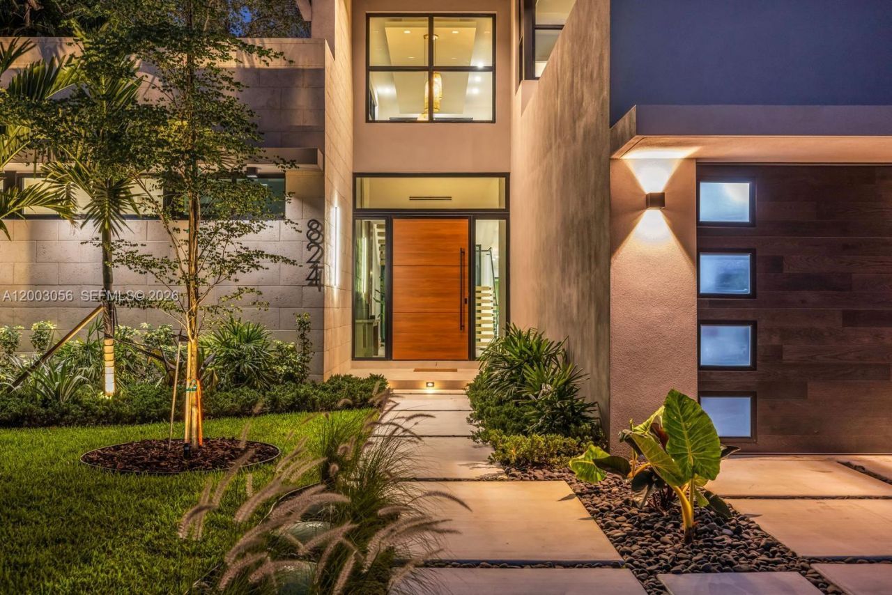 824 NE 111th St, Biscayne Park, FL 33161 Photo