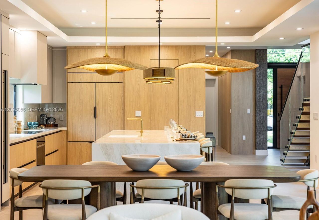 824 NE 111th St, Biscayne Park, FL 33161 Photo