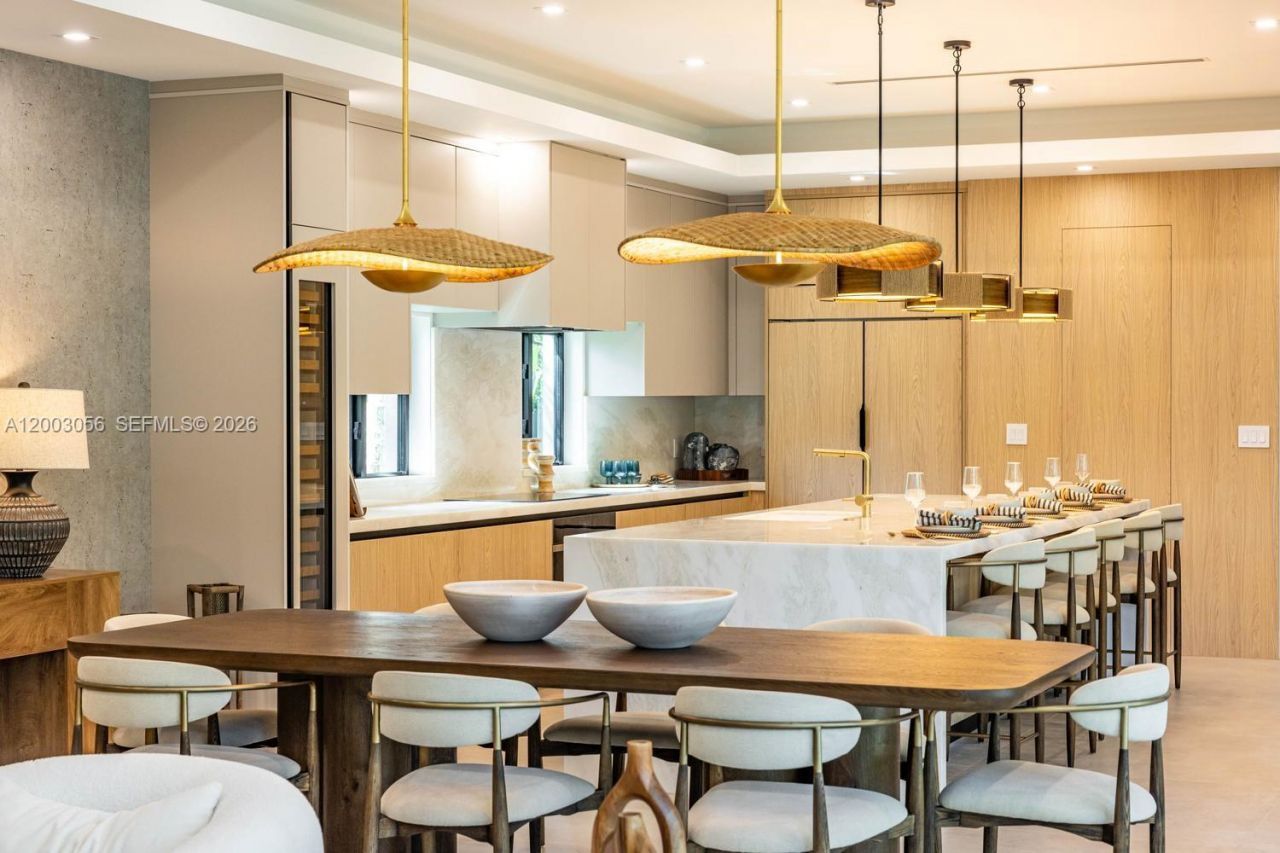 824 NE 111th St, Biscayne Park, FL 33161 Photo