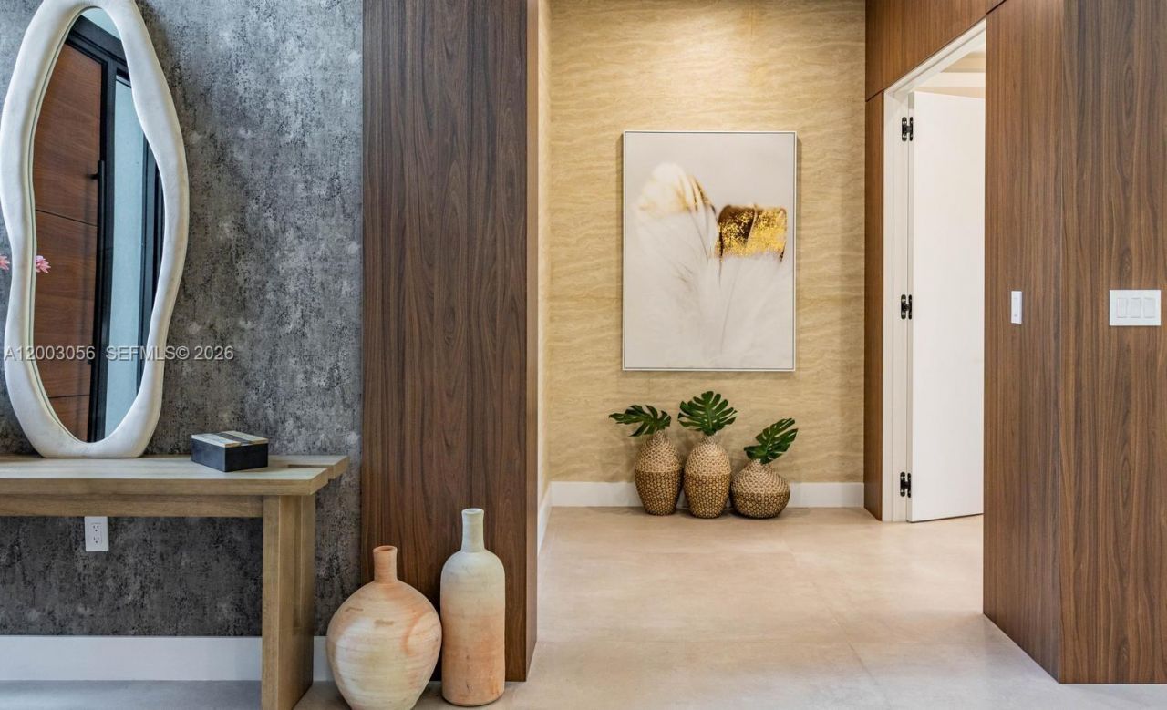 824 NE 111th St, Biscayne Park, FL 33161 Photo