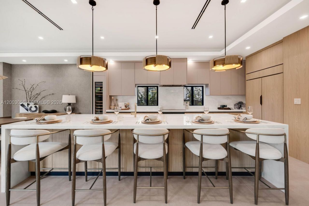 824 NE 111th St, Biscayne Park, FL 33161 Photo