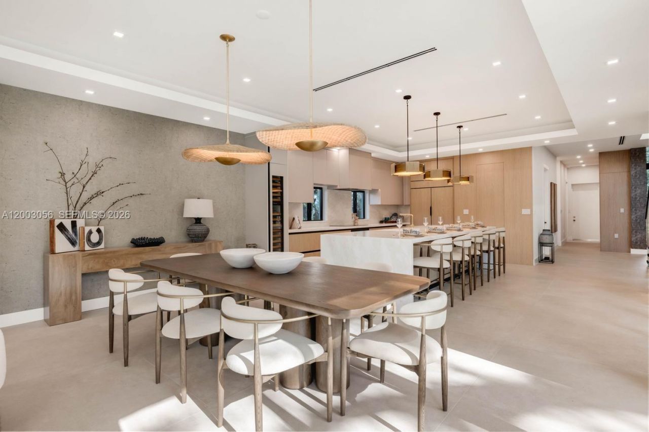 824 NE 111th St, Biscayne Park, FL 33161 Photo