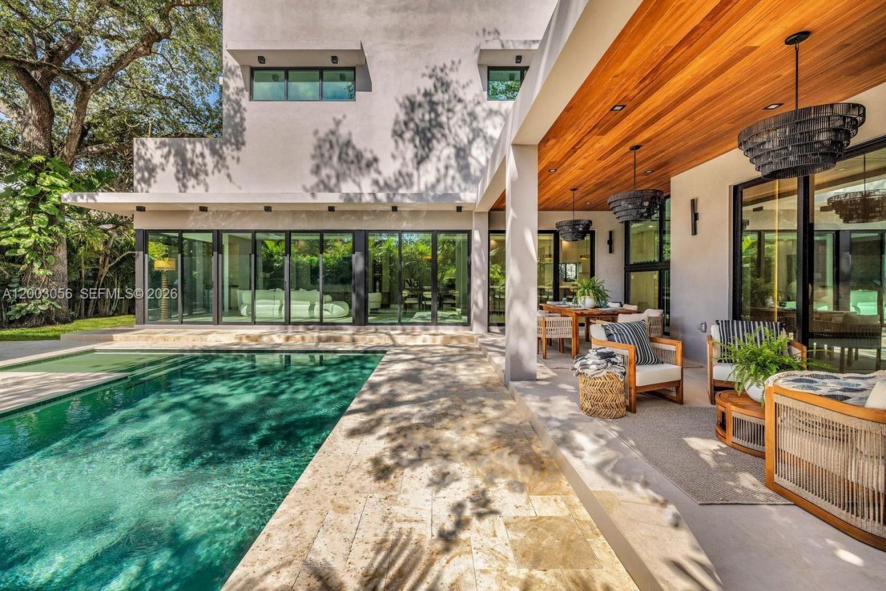 824 NE 111th St, Biscayne Park, FL 33161 Photo