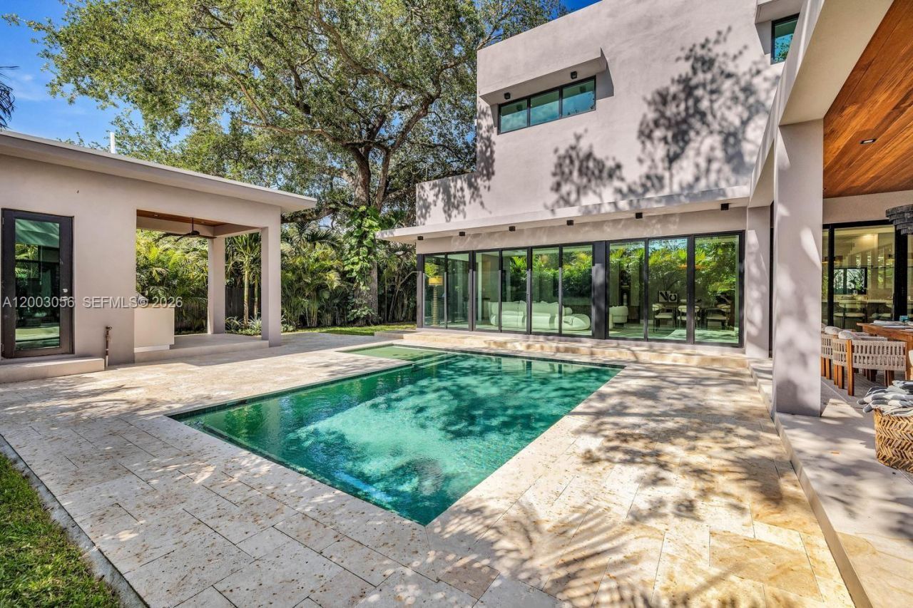 824 NE 111th St, Biscayne Park, FL 33161 Photo