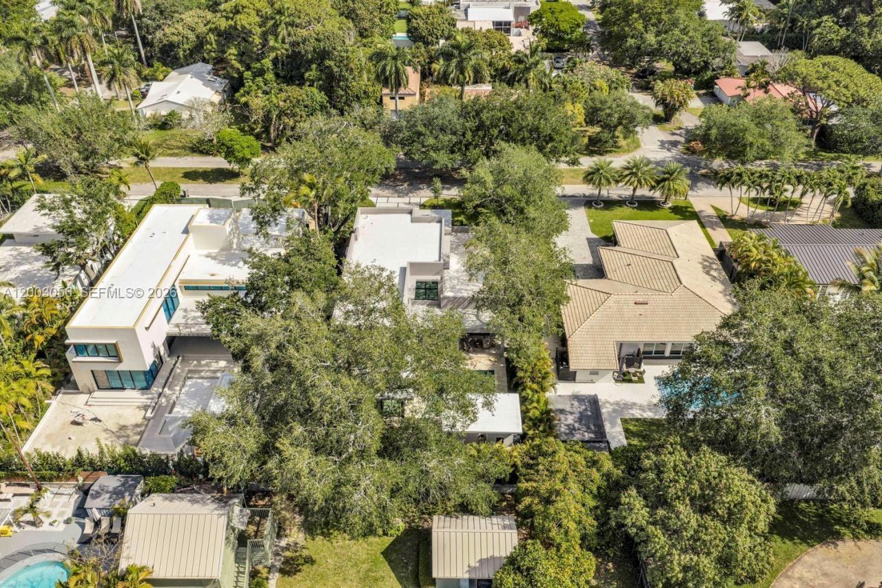 824 NE 111th St, Biscayne Park, FL 33161 Photo