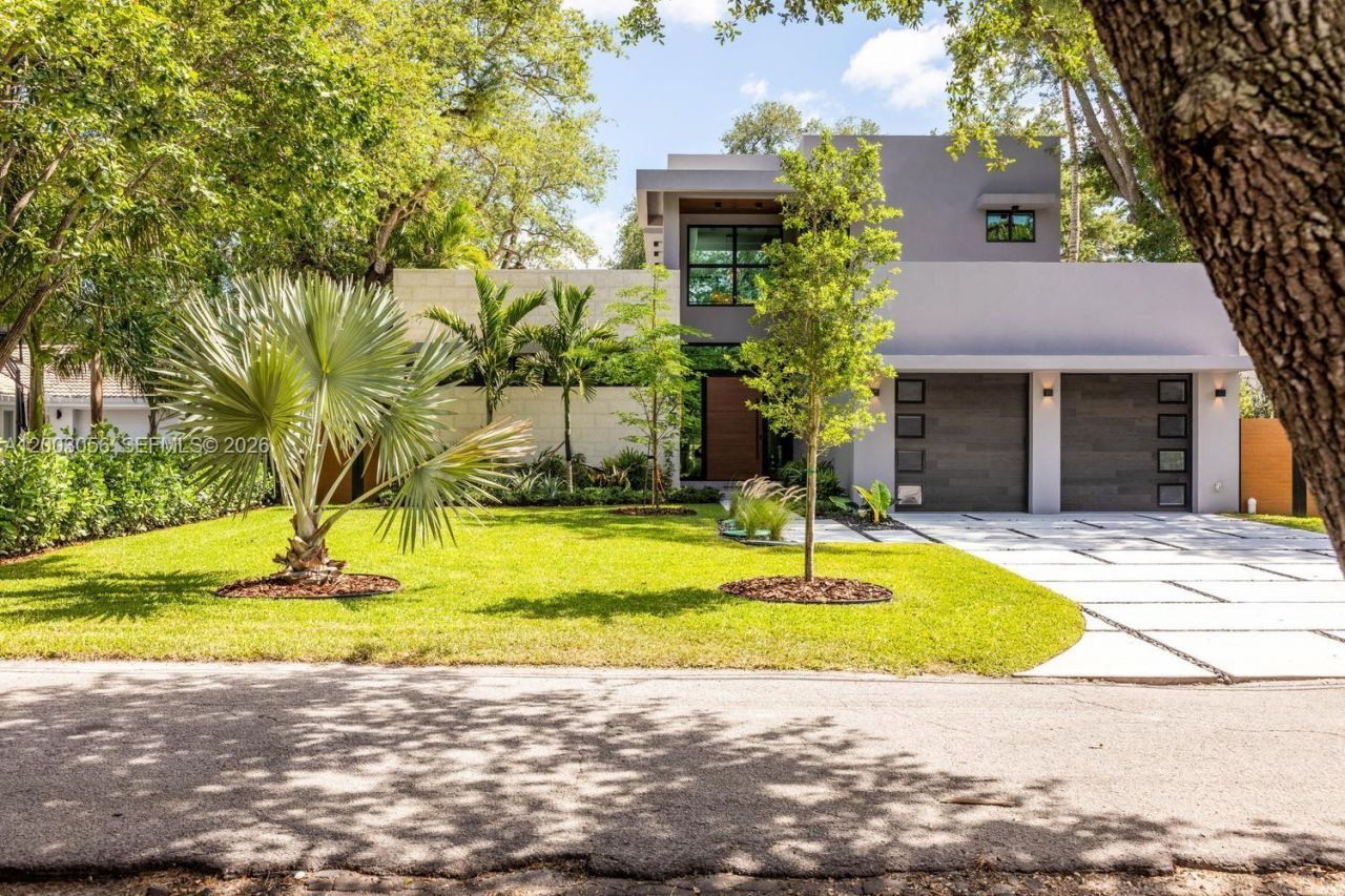 824 NE 111th St, Biscayne Park, FL 33161 Photo