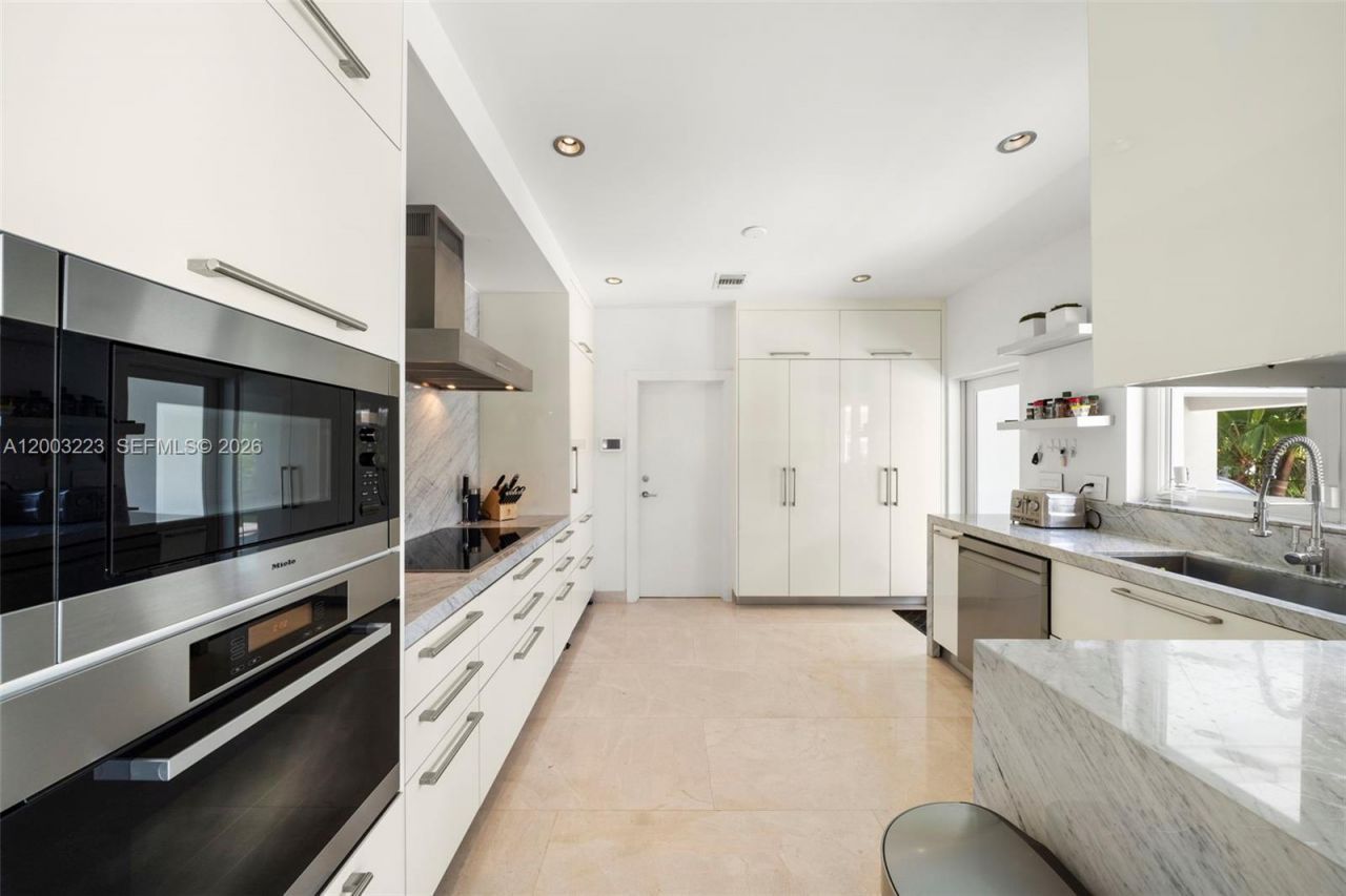 330 E San Marino Dr, Miami Beach, FL 33139 Photo