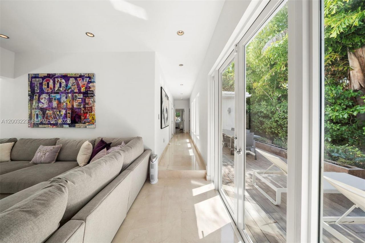 330 E San Marino Dr, Miami Beach, FL 33139 Photo