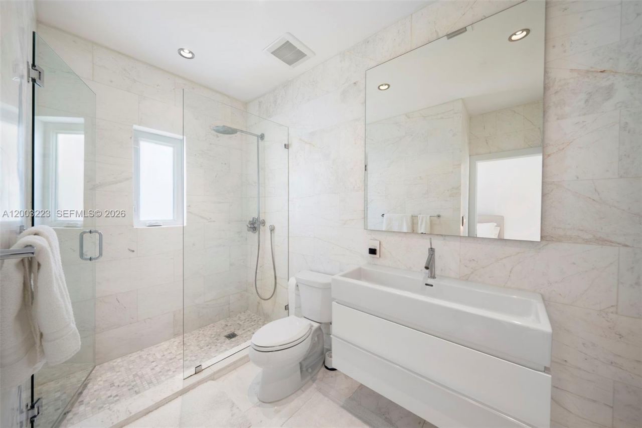 330 E San Marino Dr, Miami Beach, FL 33139 Photo