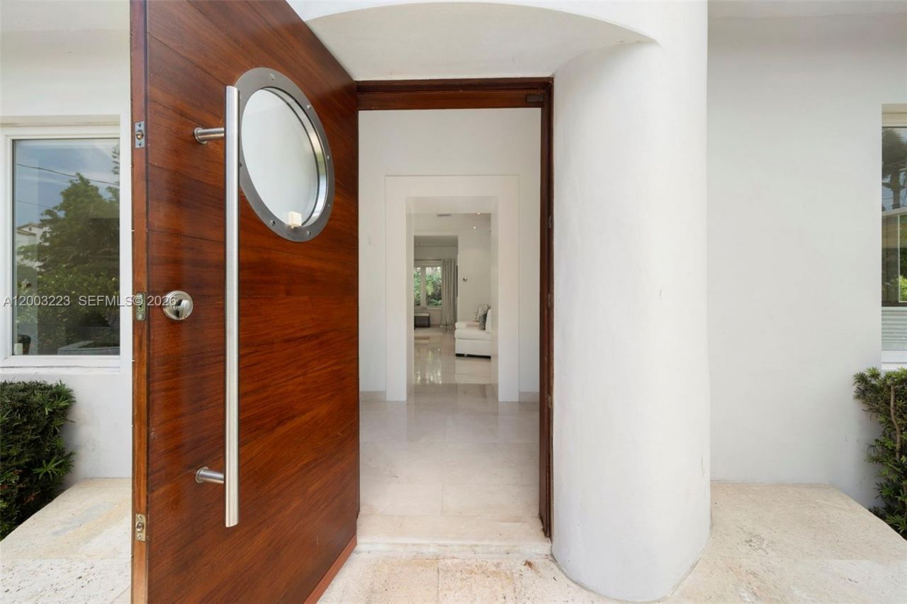 330 E San Marino Dr, Miami Beach, FL 33139 Photo