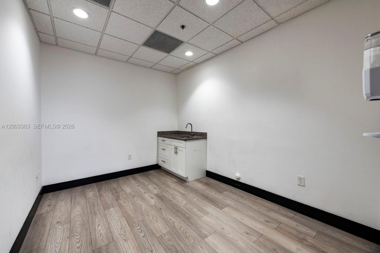 6141 Sunset Dr , Unit 110, South Miami, FL 33143 Photo