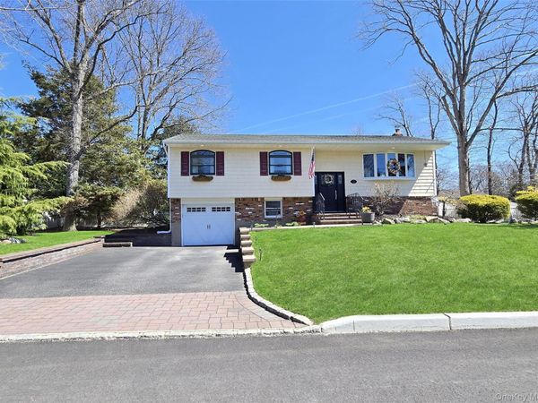 153 Jackson Avenue S, Saint James, NY 11780